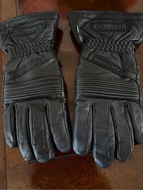 Black Leather Wind-Tex Gloves with velcro wrist!